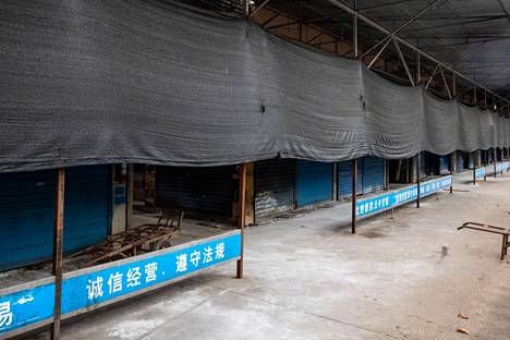 Kojut oli suljettu elokuussa 2020 wuhanilaisella eläintorilla, jolta viruksen ajateltiin levinneen.