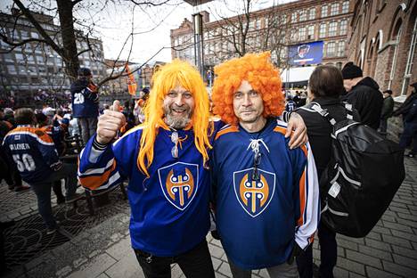 Mika Nikkilä ja Markku Hippeläinen ovat vanhoja lapsuudenystäviä. Finaalin lopputulos ei tullut Tappara-faneille yllätyksenä.
