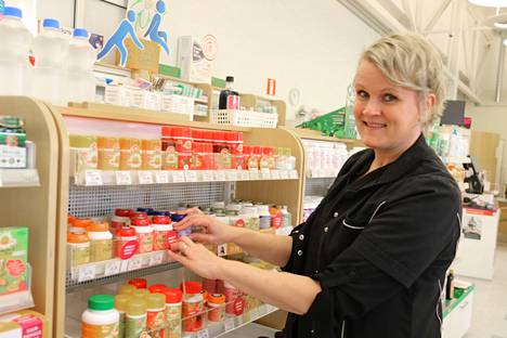 Heli Mäntysalo on täynnä virtaa päästessään apteekkariksi omalle kotiseudulle.