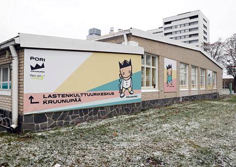 Lastenkulttuurikeskus Kruunupää toimii nykyään Palmgren-konservatorion ja Porin lukion välissä Porilaistenkadulla. Uusiin tiloihin keskus muutti vuonna 2020, ja työpajat  päästiin aloittamaan paikan päällä tämän vuoden alussa. 