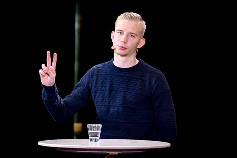 25-vuotias sastamalalainen Miko Bergbom (ps.) ohitti aluevaalien äänisaaliissaan monet pirkanmaalaiset kansanedustajat ja muut tunnetut nimet. Kuvassa Bergbom eduskuntavaalien nuorisojärjestöjen aluevaalitentissä joulukuussa 2021.