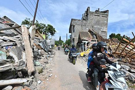 Maanjäristyksessä menehtyi ainakin 268 ihmistä. Kuva on Cianjurin kaupungista 23. marraskuuta, missä sijaitsi myös 5,6 magnitudin järistyksen keskus. Nyt aluetta uhkaavat rankkasateet.