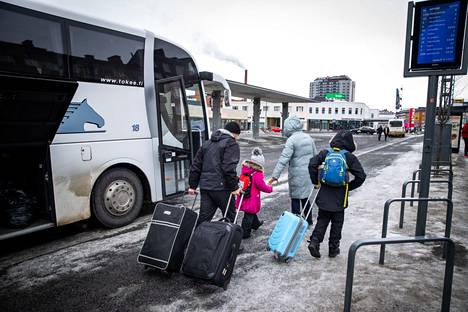 Tampereelle saapui ryhmä ukrainalaisia pakolaisia Puolan rajalta 3. maaliskuuta.