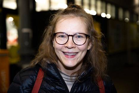 Heli Linjama, 31, varhaiskasvatuksen opettaja, Ylöjärvi: ”Olen ihmetellyt, että mitä ovat ne pienet oikaisupräntit lehdessä, sillä jos olet edellispäivänä jo lukenut väärää tietoa lehdestä, silmä tuskin osuu enää siihen oikaisuun seuraavana päivänä.” 