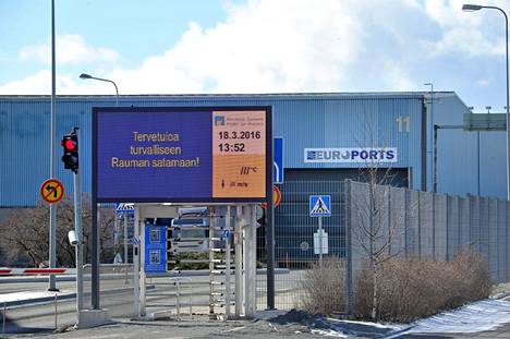 Euroports vähentää 55 työntekijää Raumalla.
