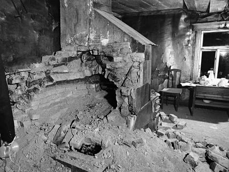 Vuonna 1960 kadonnut Hilkka Saarinen löytyi poliisin etsinnöissä vuonna 1972 kotitalonsa leivinuunin arinan alta, noin metrin syvyydestä. Rikkinäisestä tulisijasta tuli hetkessä Suomen kuvatuin leivinuuni. 