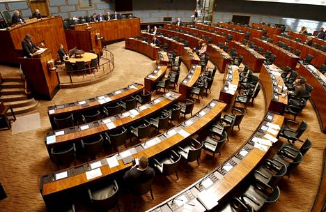 Eduskunnan täysistuntosali maanantaina iltapäivällä Helsingissä 16. toukokuuta 2022. Täysistunnossa käytiin lähetekeskustelu hallituksen antamasta Natoon liittymistä koskevasta selonteosta.
