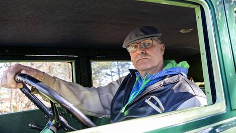 Raumalaisella Kimmo Ruohosella vanhojen autojen entisöinti on tullut verenperintönä isältä. Ruohosella on nykyään viisi kunnostettua autoa. 