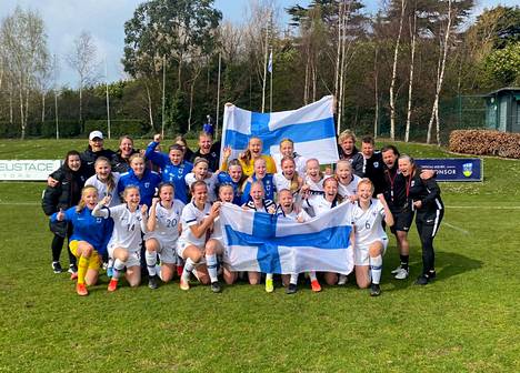 Suomen tyttöjen U17-maajoukkue varmisti EM-kisapaikkansa 29. marraskuuta, kun se voitti 4–0 Slovakian. Ottelu pelattiin Dublinissa.