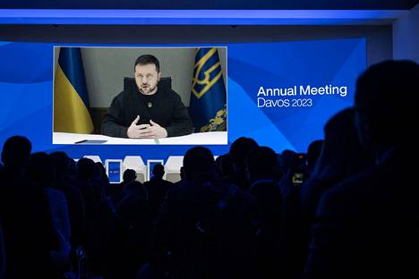 Ukrainan presidentti Volodymyr Zelenskyi puhui etäyhteydellä Davosin talousfoorumissa keskiviikkona.