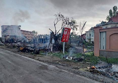 Ukrainan armeijan välittämässä valokuvassa näkyy uutistoimisto Reutersin mukaan tuhoutuneita taloja Odessassa Venäjän ilmaiskujen jälkeen 17. elokuuta.
