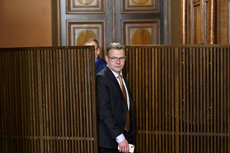 Hallituksen muodostaja, kokoomuksen puheenjohtaja Petteri Orpo saapui tiedotustilaisuuteensa Säätytalolla Helsingissä 4. toukokuuta 2023