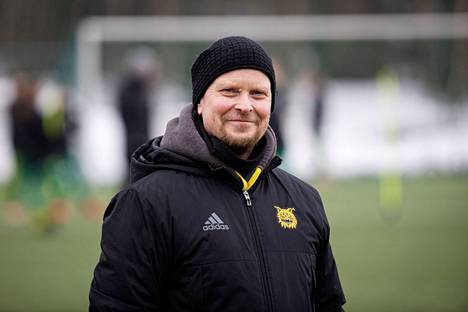 Juha-Pekka Bergin joukkueen puolustus ei kestänyt HJK:ta vastaan.