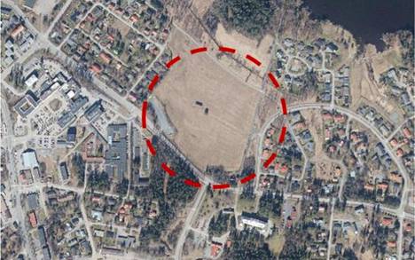 Tämä Tampereentien ja Iisan asuinalueen viereinen ympyröity alue on kaavoitusohjelmassa esitetty uusi sijoituspaikka uimahallille.