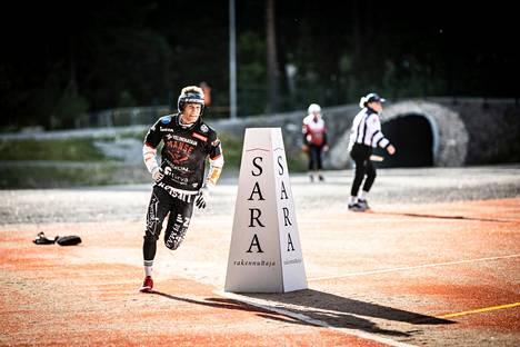 Manse PP:n Simo Vainikainen on tuonut kuluvalla kaudella 11 juoksua. Kuva 28. heinäkuuta pelatusta PattU-kotiottelusta.