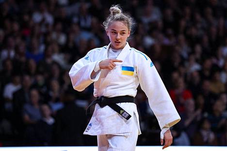 Ukrainan Daria Bilodid osoitti maansa lippua voitettuaan pronssiottelun Pariisissa helmikuussa pidetystä judoturnauksessa. Ukraina ilmoitti vappupäivänä boikotoivansa judon MM-kisoja venäläisten urheilijoiden läsnäolon takia.