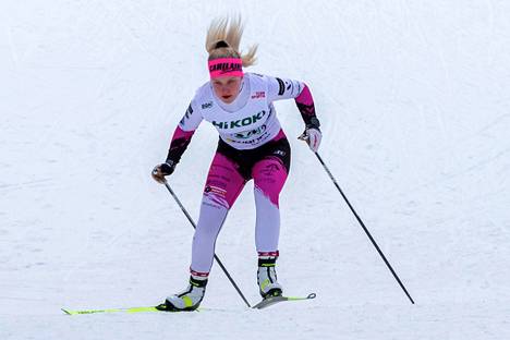 Kankaanpään Urheilijoiden Siiri Lainolla oli epäonnea Valkeakoskella nuorten SM-hiihdoissa perjantaina. Hän kaatui ja katkaisi suksensa. Hiihtäjä itse ei kuitenkaan loukkaantunut tilanteessa.
