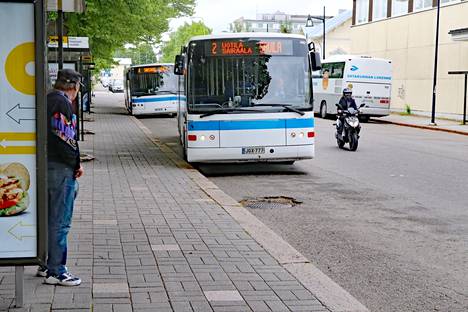 Vuonna 2023 bussit sukkuloisivat keskikaupungin linjoilla arkisin 30 minuutin välein sekä iltaisin ja viikonloppuisin tunnin vuorovälein. Myös kyläliikenteeseen on luvassa palvelutason korotus.
