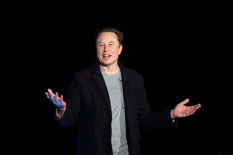 Miljardööri Elon Musk peruu 44 miljardin Yhdysvaltain dollarin Twitter-yrityskaupat, kertovat yhdysvaltalaismediat. Kuvassa Elon Musk lehdistötilaisuudessa helmikuussa 2022.