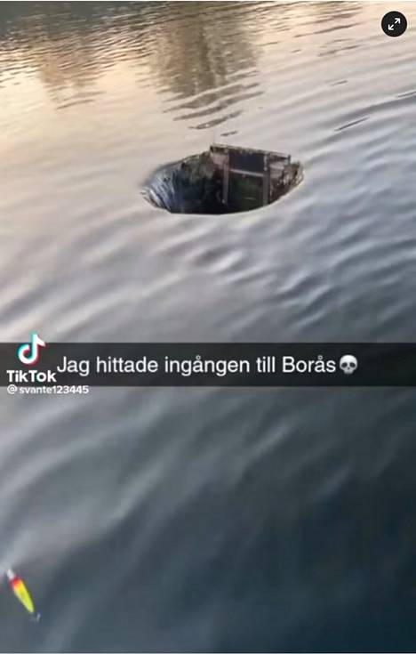Nimimerkki Svante vitsailee löytäneensä keskeltä järveä sisäänkäynnin Boråsiin. Kuvakaappaus Tiktok-videolta.