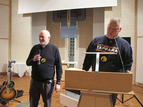 Pastori Jussi Meriluoto kyseli aluksi Lauri ”Late” Johanssonin kuulumisia.
