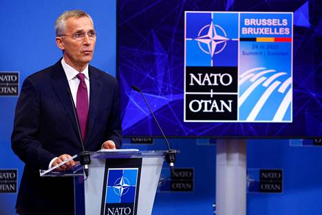 Sotilasliitto Naton pääsihteeri Jens Stoltenbergin mukaan Nato-maiden rivien yhtenäisyys on alentanut täysimittaisen sodan todennäköisyyttä. Hän kuitenkin varoitti, että tilanne Ukrainassa on "äärimmäisen arvaamaton". Kuvassa Stoltenberg piti puhetta Brysselissä 23. maaliskuuta.