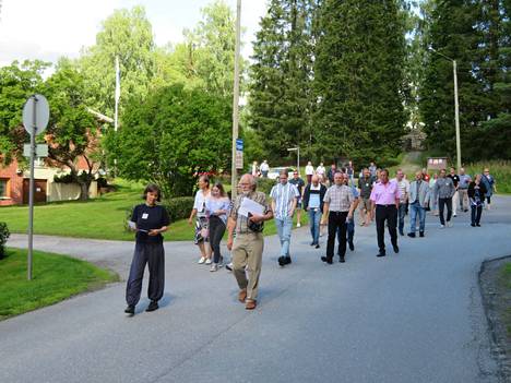 Ahorannan sukukokoukseen Suodenniemellä osallistui kuutisenkymmentä ihmistä. 