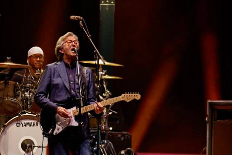 Monen pitkä odotus palkittiin perjantai-iltana, kun Eric Clapton esiintyi Tampereen Nokia-areenassa.