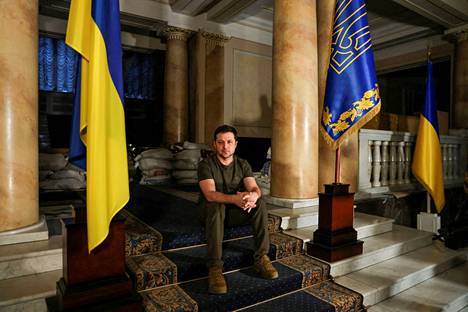 Ukrainan presidentti Volodymyr Zelenskyi vetosi tiistaina Euroopan unionin parlamenttiin pyytämällä, että se hyväksyisi Ukrainan EU-jäsenhakemuksen maanosan yhtenäisyyden nimissä.