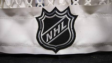 Jääkiekkoliiga NHL on ilmoittanut keskeyttävänsä yhteistyön venäläisten liiketoimintakumppaniensa kanssa. NHL:n logo kuvattiin Washingtonissa lokakuussa 2019.