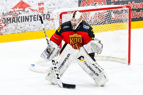 Verneri Virtanen sai Koovee-käskijä Miikka Kuuselan kehut vierasvoiton jälkeen. Virtanen kuvattiin viime vuoden helmikuussa Kooveen U20-joukkueen maalilla.