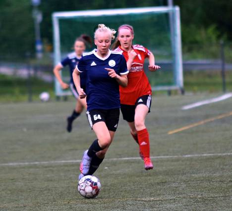 Saana Rokala oli yksi kolmesta maalintekijästä FC Nokian ottaessa voiton NuPSista T-18 tyttöjen Ykkösen kotipelissä.