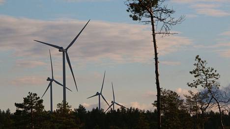 Siikaisten Jäneskeitaan 8 tuulivoimalan alue vuodelta 2015 saa seuraajakseen 7 voimalan tuulivoima-alueen Santakankaalta. Sen tuotannon on suunniteltu käynnistyvän vuonna 2026. 