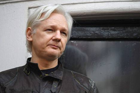 Julian Assange kuvattuna Britanniassa vuoden 2017 toukokuussa, jolloin hän majaili Ecuadorin Lontoon-suurlähetystössä.