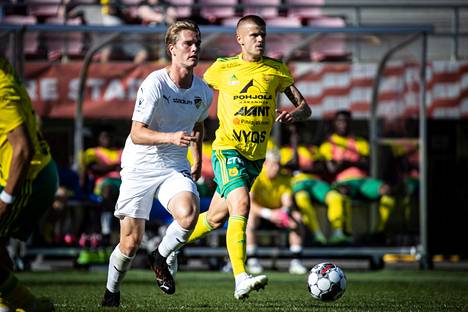 Petteri Pennasella ja muulla Ilveksen joukkueella ei ollut juuri riemuittavaa, kun FC Honka haki tylyn 4–0-voiton Ratinan stadionilta.