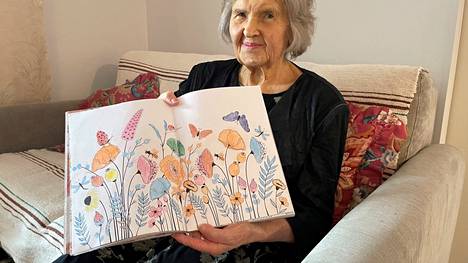 Sylvi Sippola, 90, alkoi värittää ja nyt hänellä on oma näyttely.
