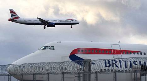 Usean muun lentoyhtiön tapaan British Airways ilmoitti keskiviikkona keskeyttävänsä kaikki lennot Manner-Kiinaan.