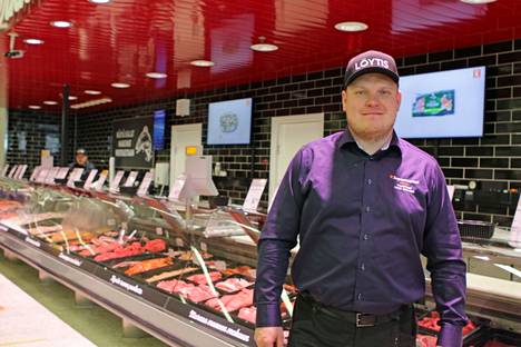 K-supermarket Löytiksen kauppias Niko Nylund kertoo, että kinkkulahjoituksia on tullut jo kampanjan ensimmäisinä päivinä.