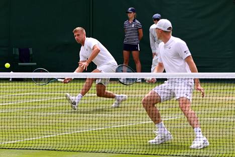 Lloyd Glasspooliin ja Harri Heliövaaran turnaus Wimbledonissa päättyi kolmannelle kierrokselle. 
