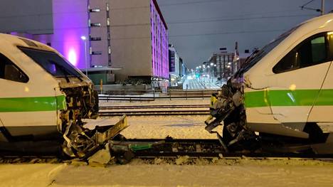 Kaksi Pendolinoa törmäsi toisiinsa 12. joulukuuta Tampereen ratapihalla.
