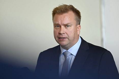 Puolustusministeri Antti Kaikkosen (kesk.) on määrä osallistua Naton puolustusministerikokoukseen Brysselissä. 