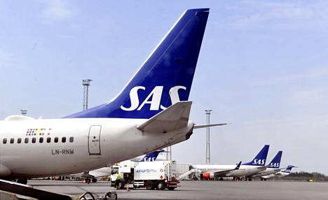 Pohjoismaisen lentoyhtiön SAS:n lentokoneita Arlandan lentokentällä Tukholmassa Ruotsissa 26. huhtikuuta 2019.