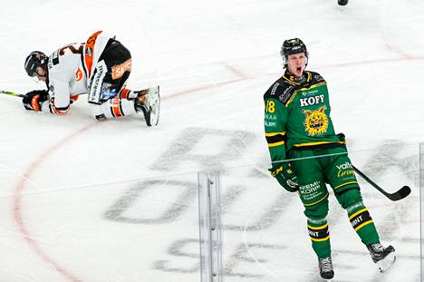 Ilves-puolustaja Simon Johansson siirtyy ensi kaudeksi NHL:ään. Kuva helmikuun HPK-pelistä.