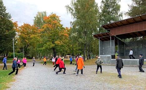 Nokian Sydänyhdistyksen Sydänlenkki starttasi Poutunpuistosta.