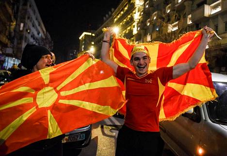 Pohjois-Makedonian fanit juhlivat viime torstaina Skopjessa, kun maa oli kaatanut Italian MM-jatkokarsinnassa.