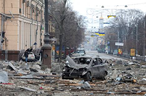 Uutistoimisto Reutersin kuvaajan ottama kuva näyttää tuhoja Harkovan keskustassa tiistaina 1. maaliskuuta. 