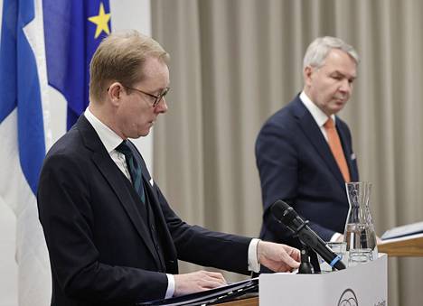 Ruotsin ulkoministeri Tobias Billström ja hänen Suomen kollegansa Pekka Haavisto (vihr.) pitivät yhteisen lehdistötilaisuuden Helsingissä. 