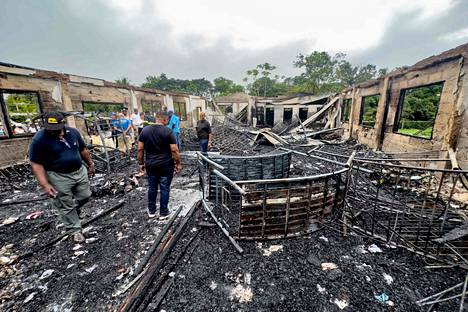 Etelä-Amerikassa Guyanassa ainakin 19 lasta kuoli koulun makuusalin tulipalossa.