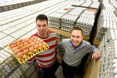 Marko ja Toni Haaviston Satamuna Oy valittiin vuoden 2015 satakuntalaiseksi perheyritykseksi. Ukrainaan Marko Haavisto ei vie munia vaan tavaraa, joka on arvossaan rintamalla.