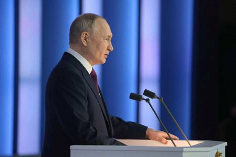 Putin pitämässä vuotuista puhettaan 21. helmikuuta 2023. Kuva on Venäjän valtiollisen uutistoimiston Sputnikin välittämä.